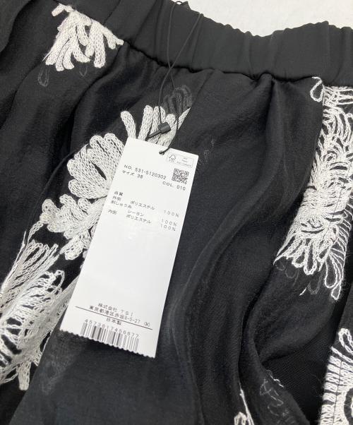 ADORE（アドーア）ADORE (アドーア) シアーエンブロイダリースカート ブラック サイズ:38の古着・服飾アイテム