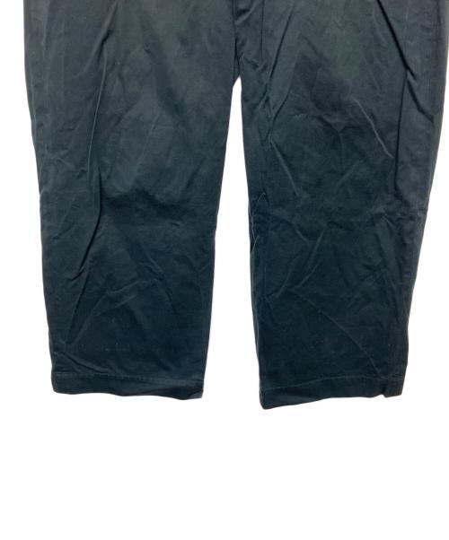 UNIVERSAL PRODUCTS.（ユニバーサルプロダクツ）UNIVERSAL PRODUCTS. (ユニバーサルプロダクツ) NO TUCK WIDE CHINO TROUSERS ブラック サイズ:２の古着・服飾アイテム