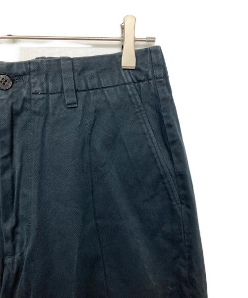 UNIVERSAL PRODUCTS.（ユニバーサルプロダクツ）UNIVERSAL PRODUCTS. (ユニバーサルプロダクツ) NO TUCK WIDE CHINO TROUSERS ブラック サイズ:２の古着・服飾アイテム