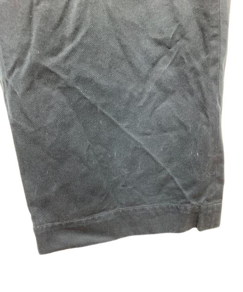 UNIVERSAL PRODUCTS.（ユニバーサルプロダクツ）UNIVERSAL PRODUCTS. (ユニバーサルプロダクツ) NO TUCK WIDE CHINO TROUSERS ブラック サイズ:２の古着・服飾アイテム