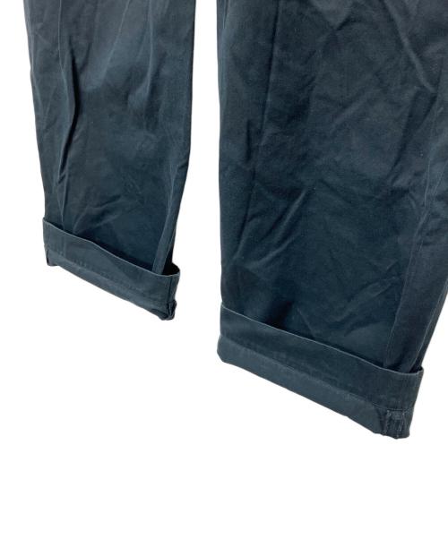 UNIVERSAL PRODUCTS.（ユニバーサルプロダクツ）UNIVERSAL PRODUCTS. (ユニバーサルプロダクツ) NO TUCK WIDE CHINO TROUSERS ブラック サイズ:２の古着・服飾アイテム