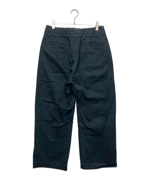 UNIVERSAL PRODUCTS.（ユニバーサルプロダクツ）UNIVERSAL PRODUCTS. (ユニバーサルプロダクツ) NO TUCK WIDE CHINO TROUSERS ブラック サイズ:２の古着・服飾アイテム