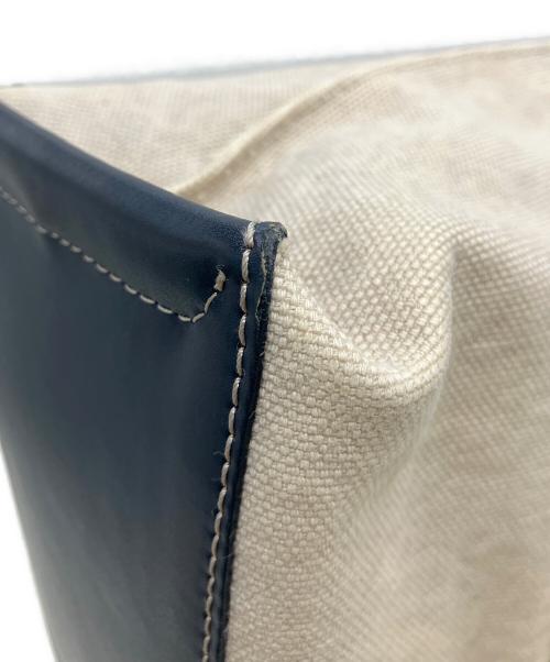 IACUCCI（イアクッチ）IACUCCI (イアクッチ) SORBETTO　ハンドバッグ ベージュの古着・服飾アイテム
