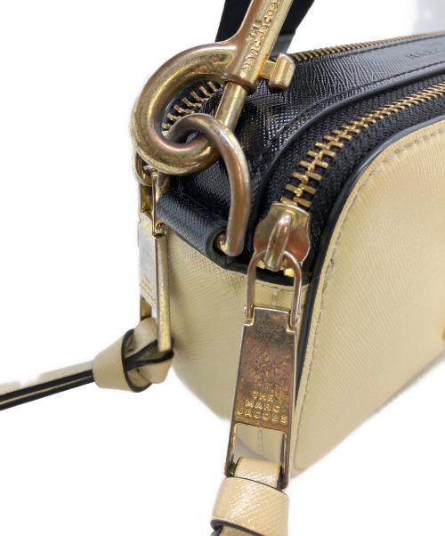 MARC JACOBS（マークジェイコブス）MARC JACOBS (マークジェイコブス) ショルダーバッグ ベージュ×ブラックの古着・服飾アイテム