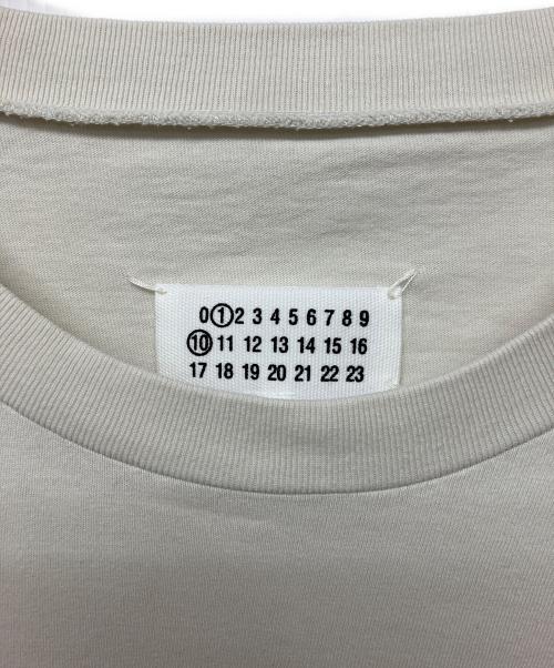 Maison Margiela（メゾンマルジェラ）Maison Margiela (メゾンマルジェラ) カレンダーロゴエンブロイダー クルーネックTシャツ グレー サイズ:Sの古着・服飾アイテム