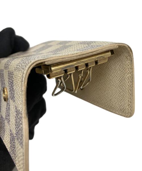 LOUIS VUITTON（ルイ ヴィトン）LOUIS VUITTON (ルイ ヴィトン) ダミエ・アズール　ミュルティクレ6　キーケース ホワイトの古着・服飾アイテム