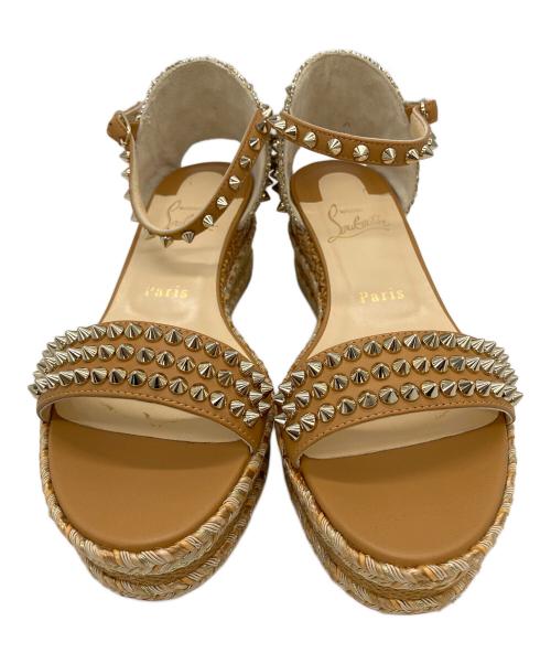 Christian Louboutin（クリスチャン・ルブタン）Christian Louboutin (クリスチャン・ルブタン) スタッズサンダル アイボリー サイズ:38の古着・服飾アイテム