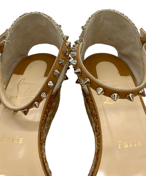 Christian Louboutin（クリスチャン・ルブタン）Christian Louboutin (クリスチャン・ルブタン) スタッズサンダル アイボリー サイズ:38の古着・服飾アイテム
