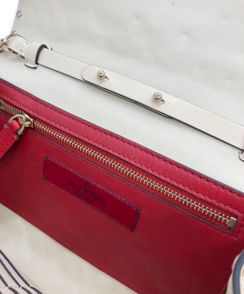 VALENTINO（ヴァレンティノ）VALENTINO (ヴァレンティノ) ロックスタッズ　ショルダーバッグ ホワイトの古着・服飾アイテム