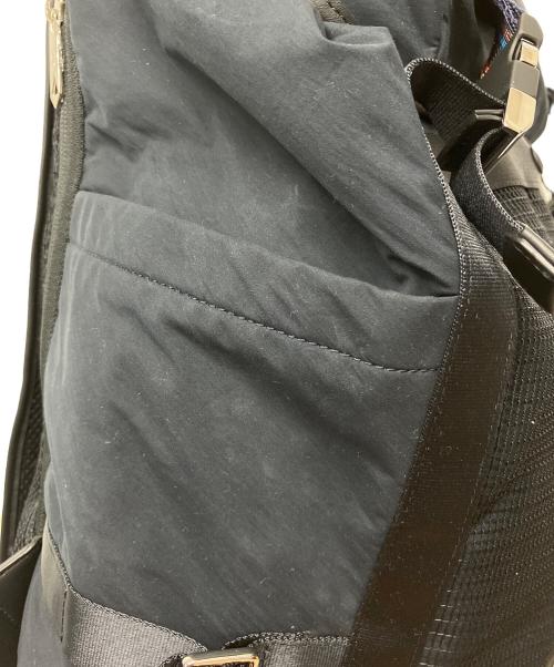 PAUL SMITH（ポールスミス）Paul Smith (ポールスミス) ストライプ スポーツ マウンテンリュック ブラックの古着・服飾アイテム