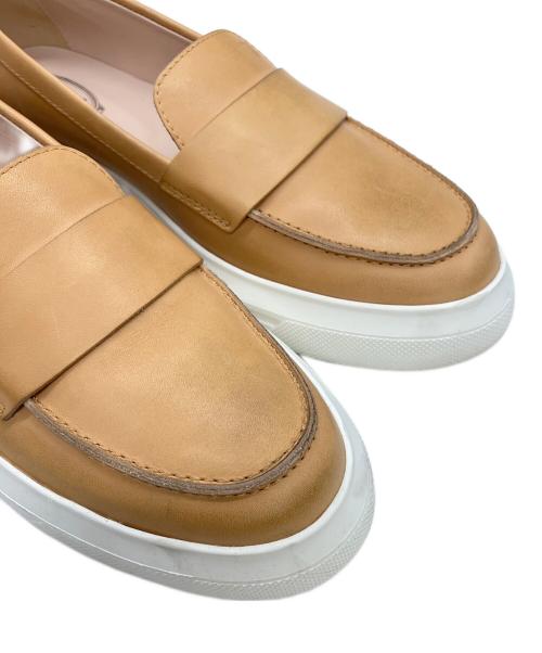 TOD'S（トッズ）TOD'S (トッズ) ローファー ベージュ サイズ:23.5cmの古着・服飾アイテム