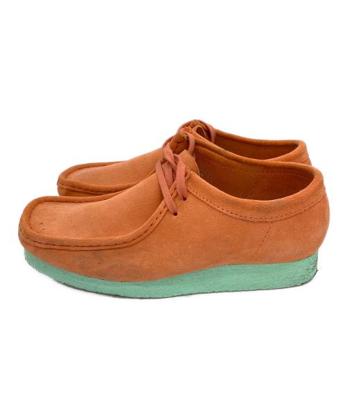 CLARKS（クラークス）CLARKS (クラークス) ワラビーシューズ オレンジ サイズ:26.5cmの古着・服飾アイテム