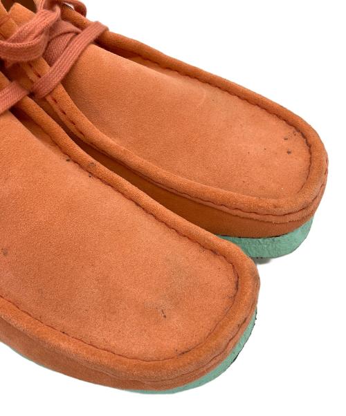 CLARKS（クラークス）CLARKS (クラークス) ワラビーシューズ オレンジ サイズ:26.5cmの古着・服飾アイテム