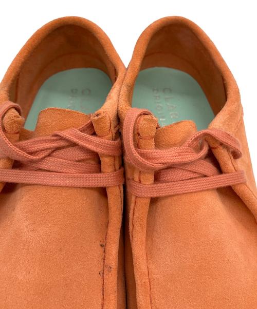 CLARKS（クラークス）CLARKS (クラークス) ワラビーシューズ オレンジ サイズ:26.5cmの古着・服飾アイテム