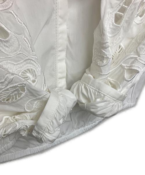 DOROTHEE SCHUMACHER（ドロシーシューマッハ）DOROTHEE SCHUMACHER (ドロシーシューマッハ) EMBROIDERED BEAUTY blouse ホワイト サイズ:1 未使用品の古着・服飾アイテム