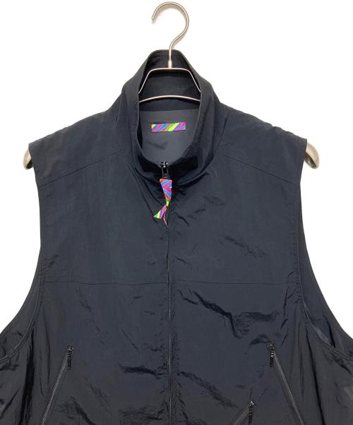 is-ness（イズネス）is-ness (イズネス) LIGHT SHELL VEST　ナイロンベスト ブラック サイズ:Lの古着・服飾アイテム