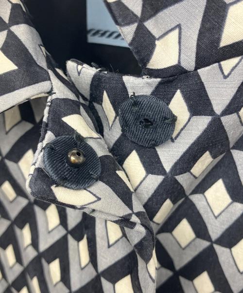 PRADA（プラダ）PRADA (プラダ) シングルジャケット グレー×ブラック サイズ:42の古着・服飾アイテム
