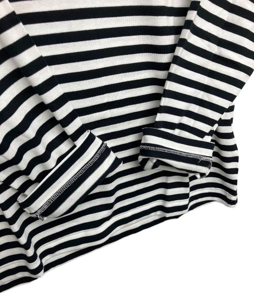 PLAY COMME des GARCONS（プレイコムデギャルソン）PLAY COMME des GARCONS (プレイコムデギャルソン) AX-T164　ボーダーカットソー ホワイト×ブラック サイズ: L 未使用品の古着・服飾アイテム