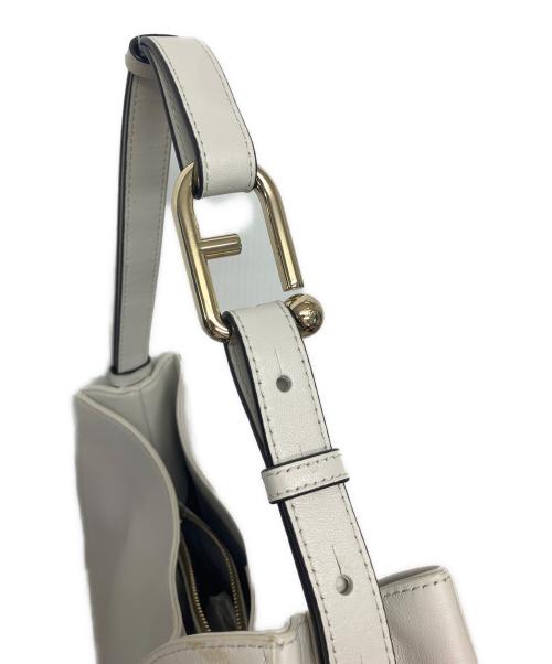 FURLA（フルラ）FURLA (フルラ) WB01246 ヌヴォラ ハンドバッグ ホワイトの古着・服飾アイテム