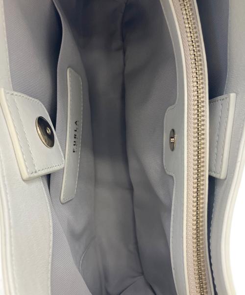 FURLA（フルラ）FURLA (フルラ) WB01246 ヌヴォラ ハンドバッグ ホワイトの古着・服飾アイテム