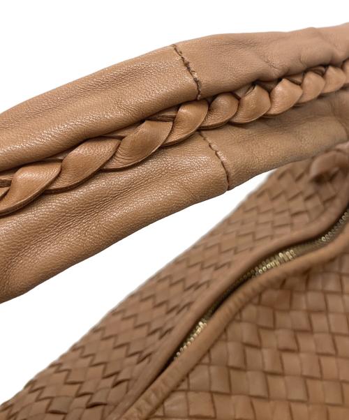 BOTTEGA VENETA（ボッテガベネタ）BOTTEGA VENETA (ボッテガベネタ) イントレチャートホーボーバッグ ベージュの古着・服飾アイテム