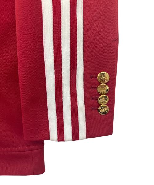 GUCCI（グッチ）GUCCI (グッチ) adidas (アディダス) ラインノーカラーダブルジャケット レッド サイズ:46の古着・服飾アイテム