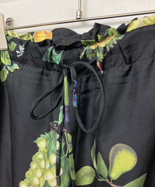 CABAN（キャバン）CABaN (キャバン) コットン Green Showerプリント 2タックワイドパンツ ブラック サイズ:Sの古着・服飾アイテム