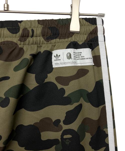 adidas（アディダス）adidas (アディダス) A BATHING APE (アベイシングエイプ) DP0187　BAPE TRACK PANT オリーブ サイズ:Oの古着・服飾アイテム