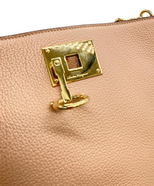 Salvatore Ferragamo（サルヴァトーレ フェラガモ）Salvatore Ferragamo (サルヴァトーレ フェラガモ) バケットバッグ ピンクの古着・服飾アイテム