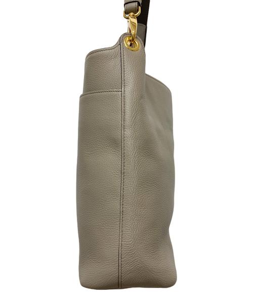 PRADA（プラダ）PRADA (プラダ) 1BE066 ショルダーバッグ アイボリーの古着・服飾アイテム