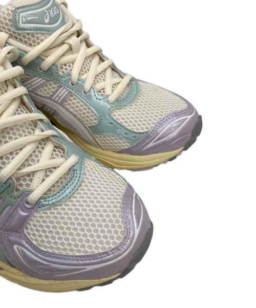asics（アシックス）asics (アシックス) 1203A537　スニーカー ホワイト×パープル サイズ:26cmの古着・服飾アイテム