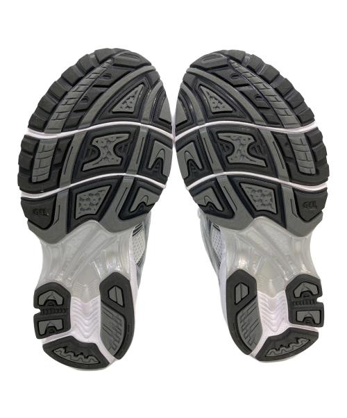 asics（アシックス）asics (アシックス) 1203A537　スニーカー シルバー×ホワイト サイズ:26cmの古着・服飾アイテム