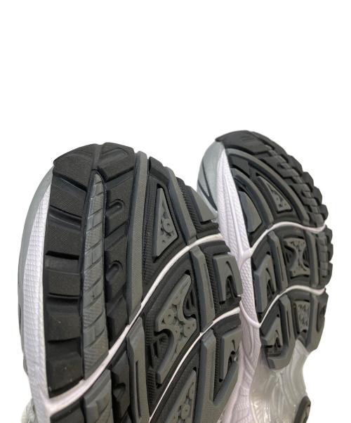 asics（アシックス）asics (アシックス) 1203A537　スニーカー シルバー×ホワイト サイズ:26cmの古着・服飾アイテム