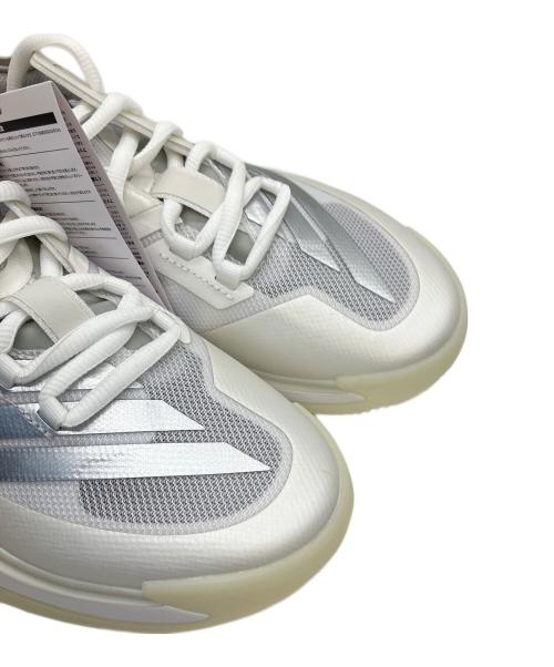 adidas（アディダス）adidas (アディダス) JQ6410 スニーカー シルバー サイズ:25.5cm 未使用品の古着・服飾アイテム