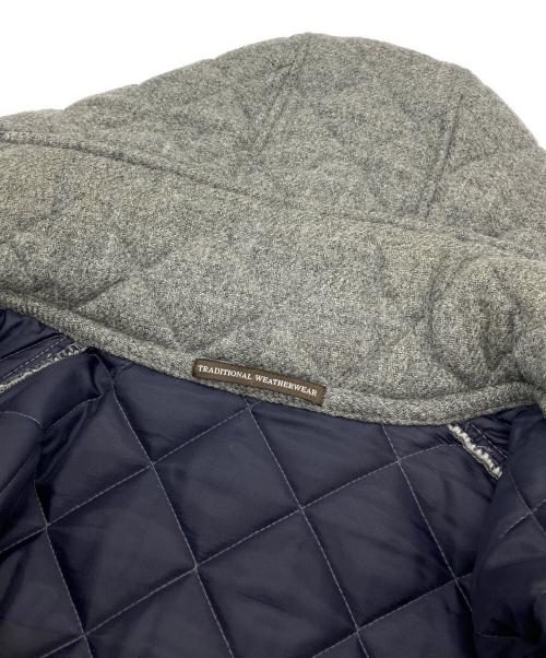 Traditional Weatherwear（トラディショナルウェザーウェア）Traditional Weatherwear (トラディショナルウェザーウェア) キルティングコート グレー サイズ:40の古着・服飾アイテム