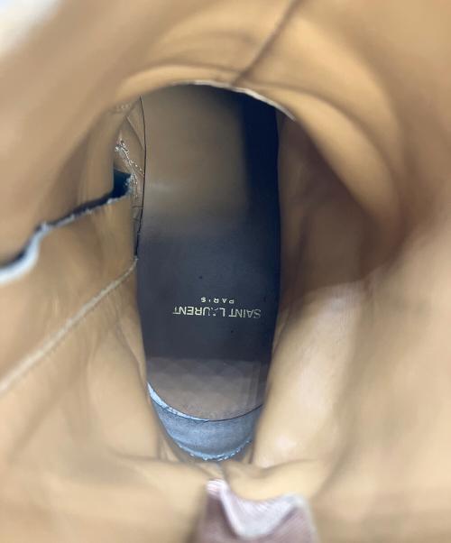 Saint Laurent Paris（サンローランパリ）Saint Laurent Paris (サンローランパリ) ワイアットハーネス スウェード リングブーツ ベージュ サイズ:41の古着・服飾アイテム