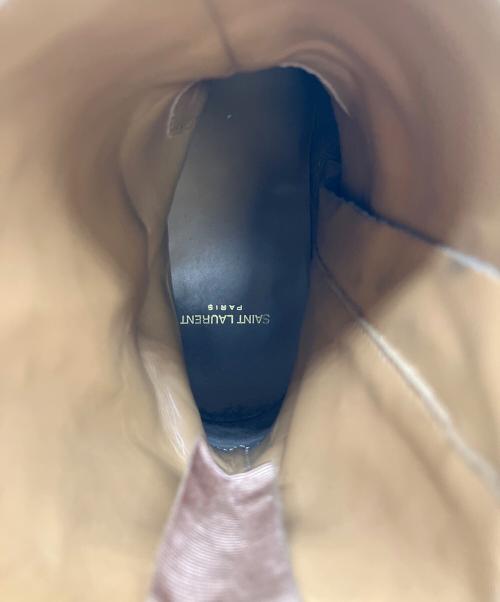 Saint Laurent Paris（サンローランパリ）Saint Laurent Paris (サンローランパリ) ワイアットハーネス スウェード リングブーツ ベージュ サイズ:41の古着・服飾アイテム