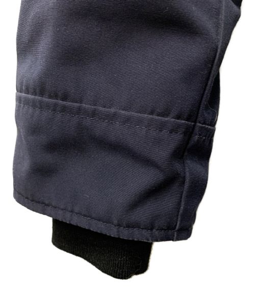 CANADA GOOSE（カナダグース）CANADA GOOSE (カナダグース) ダウンジャケット ネイビー サイズ:Mの古着・服飾アイテム