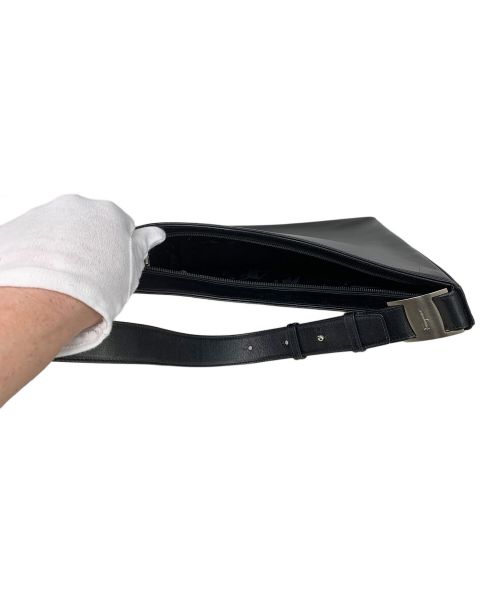 Salvatore Ferragamo（サルヴァトーレ フェラガモ）Salvatore Ferragamo (サルヴァトーレ フェラガモ) ショルダーバッグ ブラックの古着・服飾アイテム