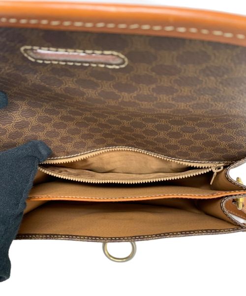 CELINE（セリーヌ）CELINE (セリーヌ) ショルダーバッグ ブラウンの古着・服飾アイテム