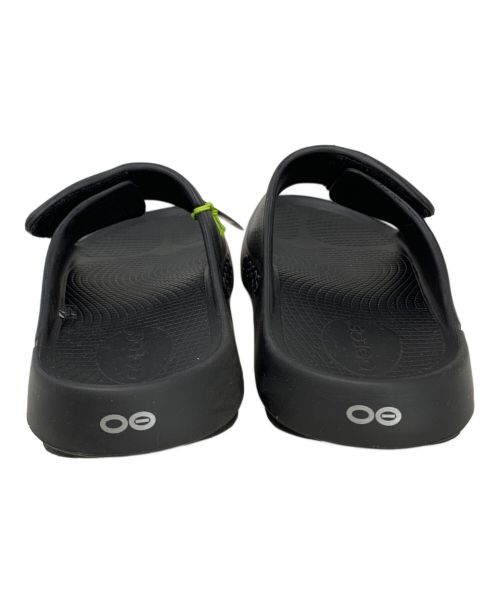 OOFOS（ウーフォス）OOFOS (ウーフォス) OOFOS リカバリーサンダル ブラック サイズ:7の古着・服飾アイテム