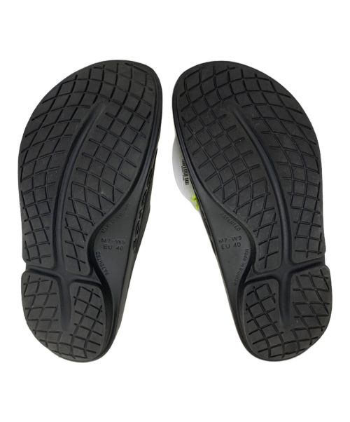 OOFOS（ウーフォス）OOFOS (ウーフォス) OOFOS リカバリーサンダル ブラック サイズ:7の古着・服飾アイテム