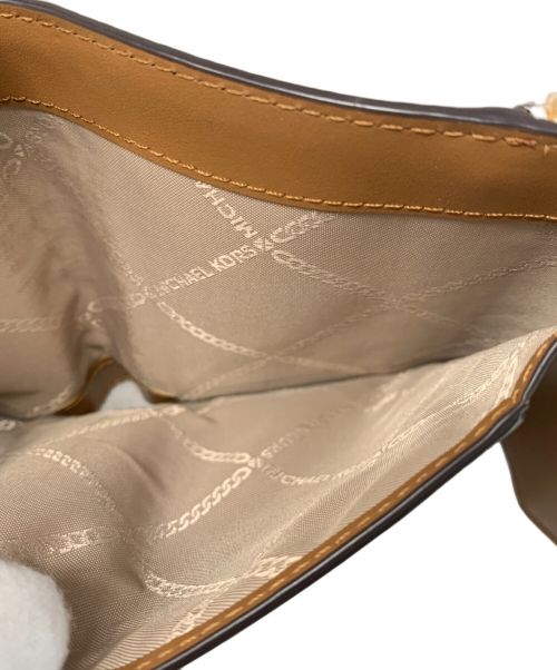 MICHAEL KORS（マイケル・コース）MICHAEL KORS (マイケルコース) MICHAEL KORS 3つ折り財布 ブラウンの古着・服飾アイテム