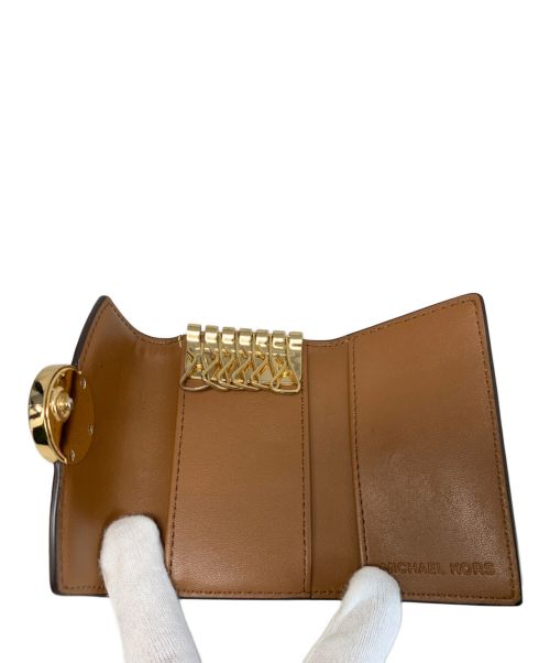 MICHAEL KORS（マイケル・コース）MICHAEL KORS (マイケルコース) MICHAEL KORS キーケース ブラウン×ホワイトの古着・服飾アイテム