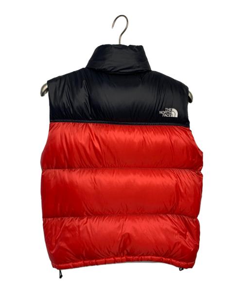 THE NORTH FACE（ザ ノース フェイス）THE NORTH FACE (ザ ノース フェイス) THE NORTH FACE ヌプシベスト ブラック×レッド サイズ:Mの古着・服飾アイテム