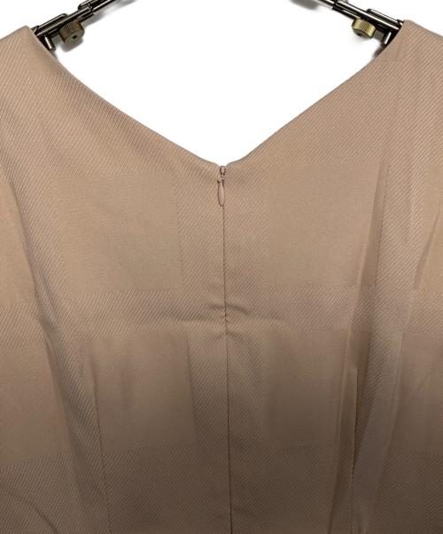 BLUE LABEL CRESTBRIDGE（ブルーレーベルクレストブリッジ）BLUE LABEL CRESTBRIDGE (ブルーレーベルクレストブリッジ) BLUE LABEL CRESTBRIDGE ノースリーブワンピース ピンク サイズ:36 未使用品の古着・服飾アイテム