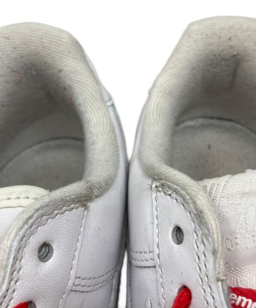 NIKE（ナイキ）NIKE (ナイキ) SUPREME (シュプリーム) NIKE Supreme AIR FORCE1 LOW スニーカー ホワイト×レッド サイズ:26.5cmの古着・服飾アイテム