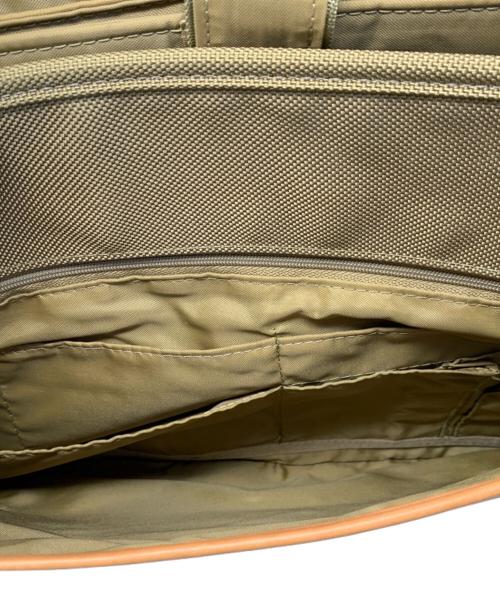 hartmann（ハートマン）hartmann (ハートマン) hartmann メッセンジャーバッグ カーキの古着・服飾アイテム