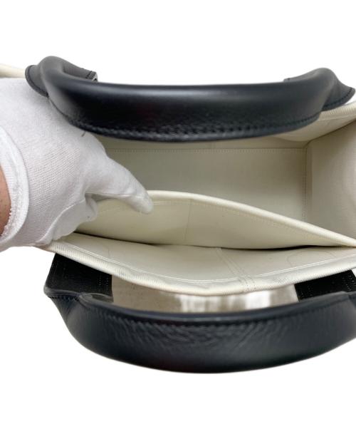 J&M DAVIDSON（ジェイ＆エム デヴィッドソン）J&M DAVIDSON (ジェイ＆エム デヴィッドソン) ハンドバッグ ホワイト×ブラックの古着・服飾アイテム