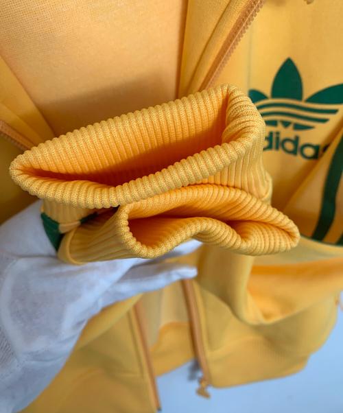 adidas Originals（アディダスオリジナル）adidas originals (アディダスオリジナル) パーカー イエロー サイズ:Mの古着・服飾アイテム